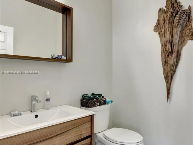 1653 Winterberry Ln # 1653, Weston FL 33327