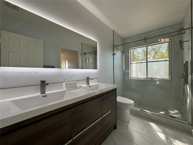 1653 Winterberry Ln # 1653, Weston FL 33327