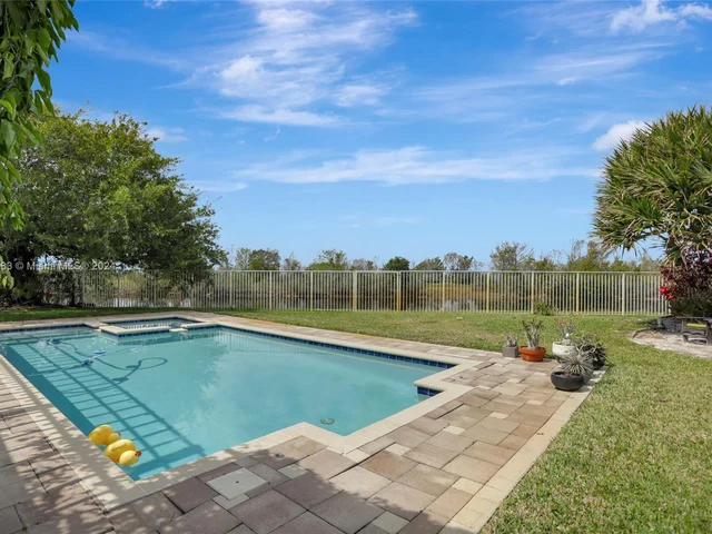 1653 Winterberry Ln # 1653, Weston FL 33327