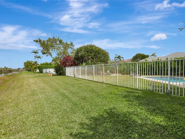 1653 Winterberry Ln # 1653, Weston FL 33327