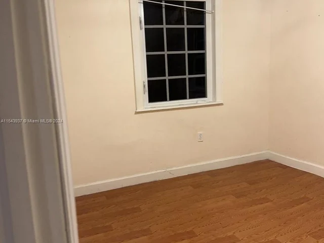 521 NW 48th St, Miami FL 33127