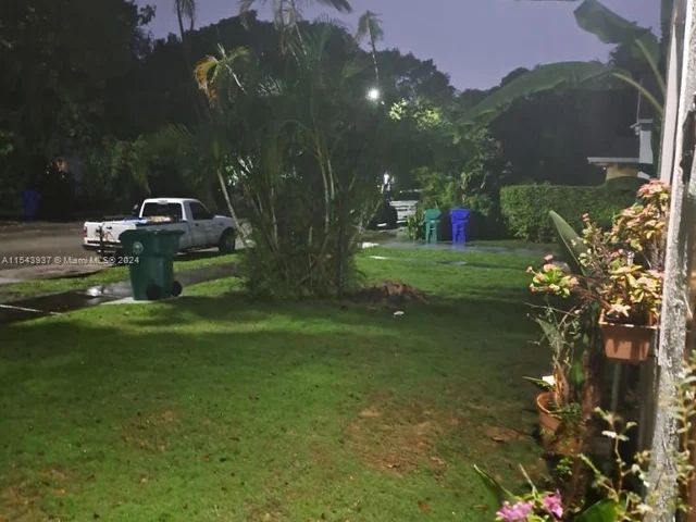 521 NW 48th St, Miami FL 33127