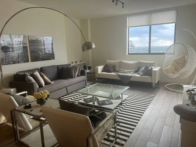 999 SW 1 AVE # 2313, Miami FL 33131