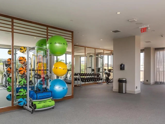 5250 NW 84th Ave # 801, Doral FL 33166