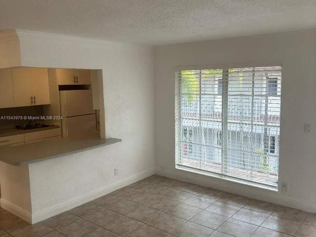 105 NE 12th Ave # 15, Hallandale Beach FL 33009