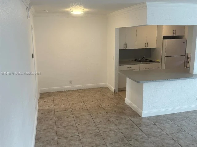 105 NE 12th Ave # 15, Hallandale Beach FL 33009