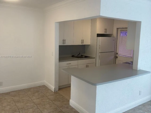 105 NE 12th Ave # 15, Hallandale Beach FL 33009