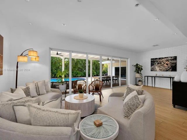 6450 SW 113th St, Pinecrest FL 33156