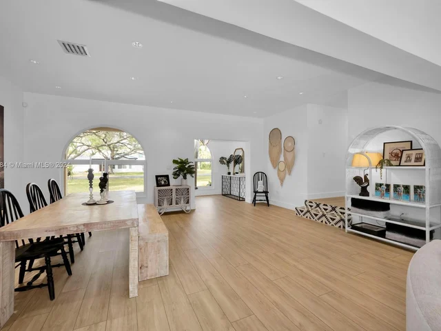 6450 SW 113th St, Pinecrest FL 33156