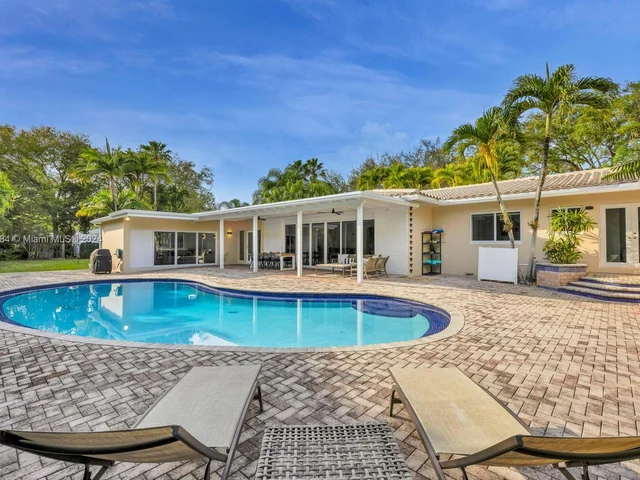 6450 SW 113th St, Pinecrest FL 33156