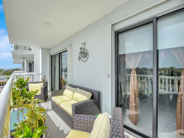 130 S Shore Dr # 5D, Miami Beach FL 33141