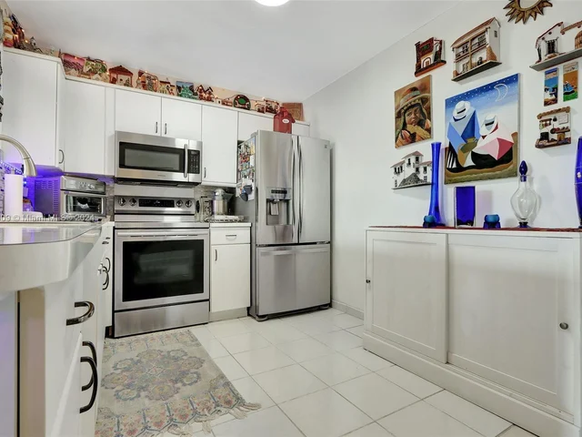 130 S Shore Dr # 5D, Miami Beach FL 33141