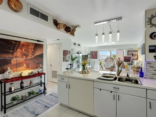 130 S Shore Dr # 5D, Miami Beach FL 33141