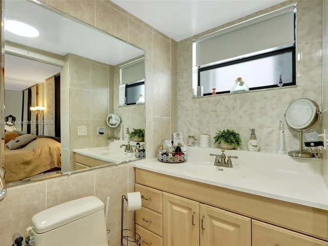 130 S Shore Dr # 5D, Miami Beach FL 33141