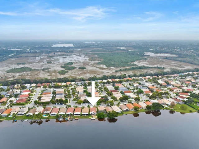 2048 NW 208th Way, Pembroke Pines FL 33029
