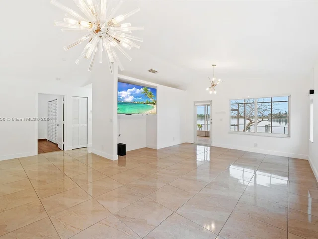 2048 NW 208th Way, Pembroke Pines FL 33029