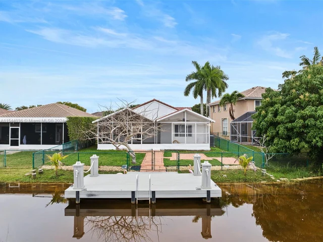 2048 NW 208th Way, Pembroke Pines FL 33029