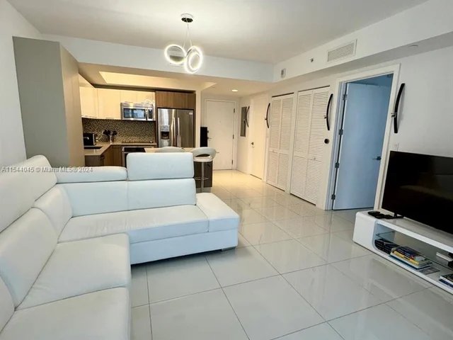 5252 NW 85th Ave # 1407, Doral FL 33166