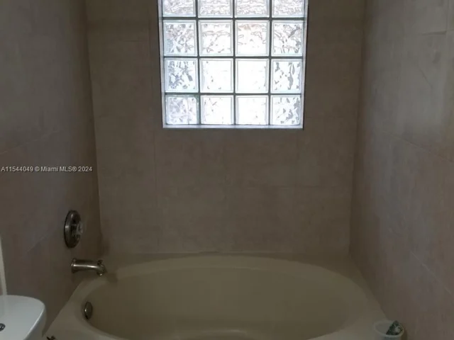 15875 SW 85th St, Miami FL 33193