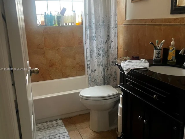 15875 SW 85th St, Miami FL 33193