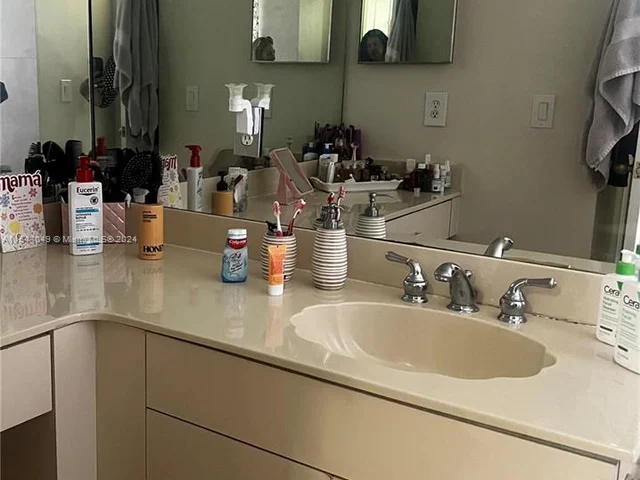 15875 SW 85th St, Miami FL 33193