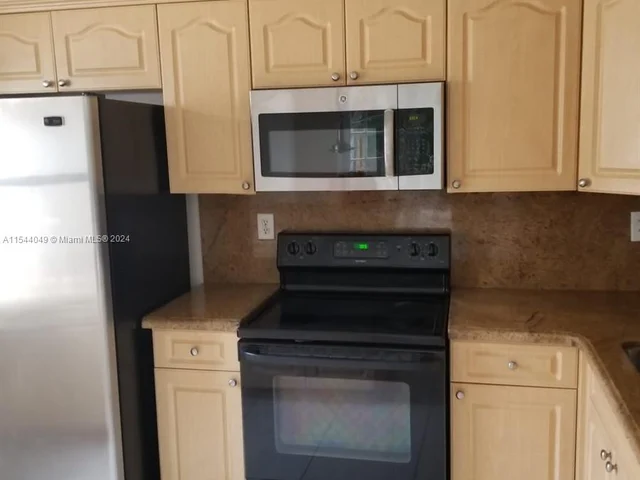 15875 SW 85th St, Miami FL 33193