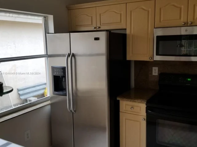 15875 SW 85th St, Miami FL 33193