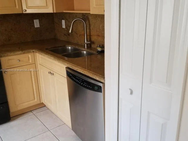 15875 SW 85th St, Miami FL 33193