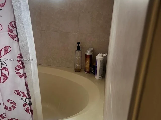 15875 SW 85th St, Miami FL 33193