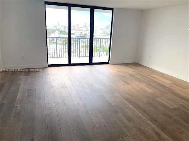 1800 Collins Ave # 11E, Miami Beach FL 33139