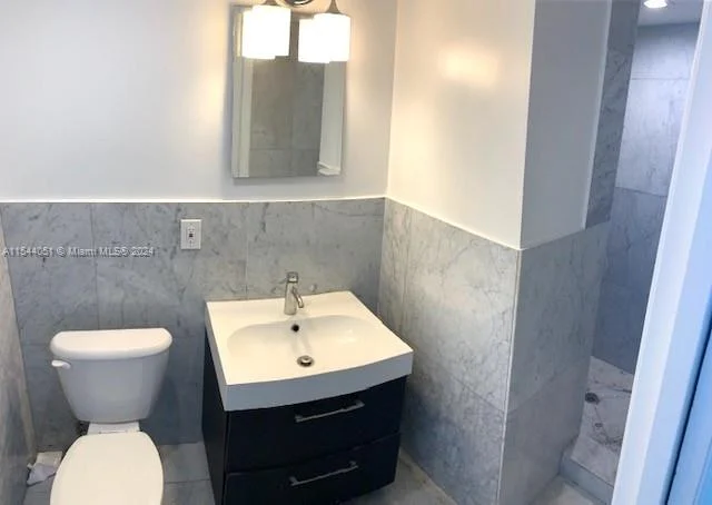 1800 Collins Ave # 11E, Miami Beach FL 33139