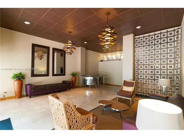 1800 Collins Ave # 11E, Miami Beach FL 33139