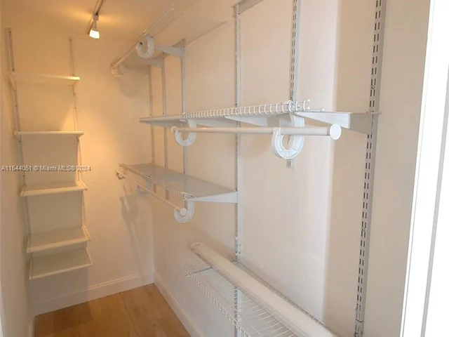 1800 Collins Ave # 11E, Miami Beach FL 33139