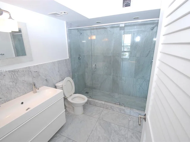 1800 Collins Ave # 11E, Miami Beach FL 33139