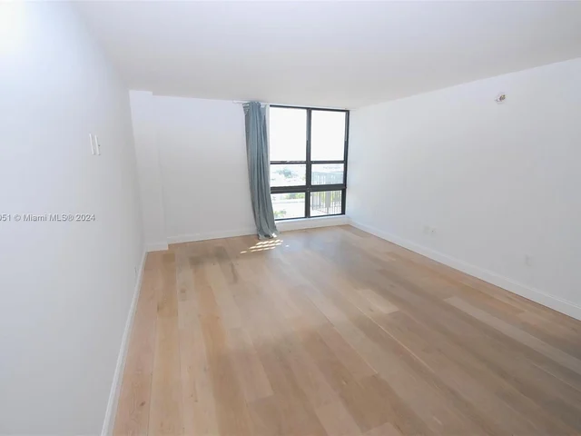 1800 Collins Ave # 11E, Miami Beach FL 33139