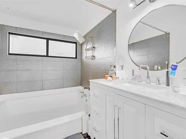 7124 SW 111th Ct # 7124, Miami FL 33173