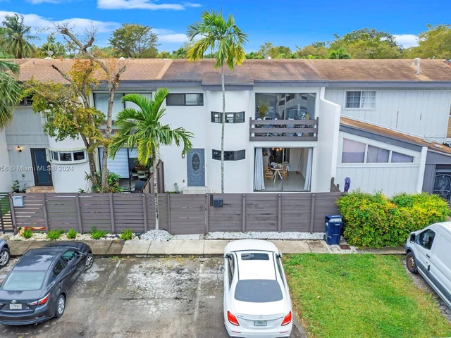 7124 SW 111th Ct # 7124, Miami FL 33173