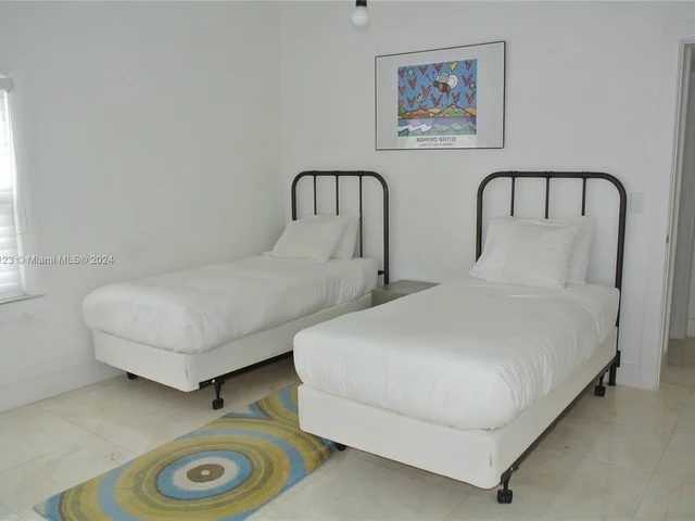 5835 La Gorce Dr, Miami Beach FL 33140