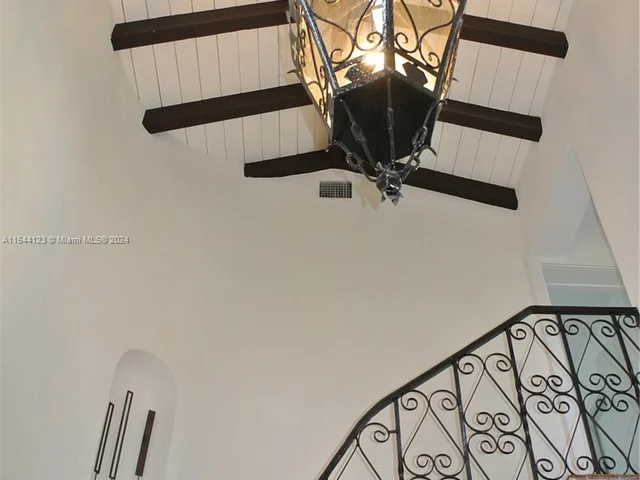 5835 La Gorce Dr, Miami Beach FL 33140