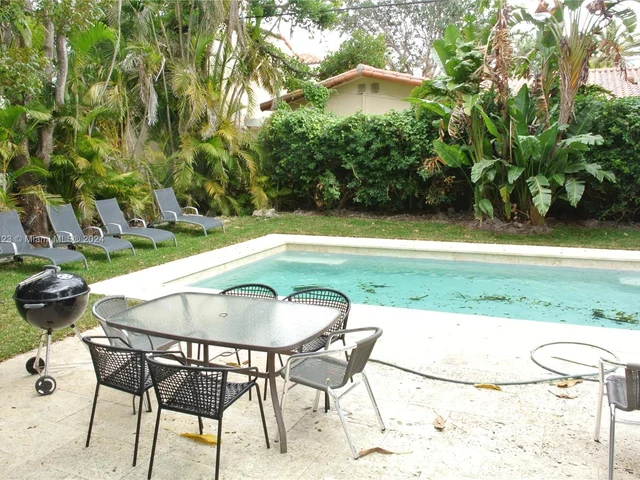 5835 La Gorce Dr, Miami Beach FL 33140