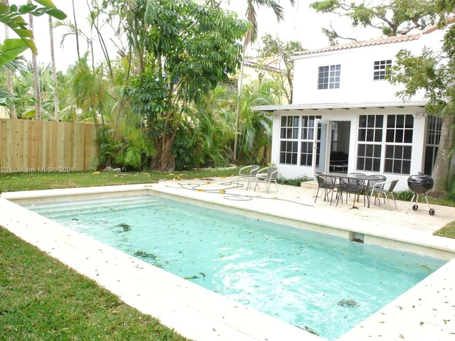 5835 La Gorce Dr, Miami Beach FL 33140