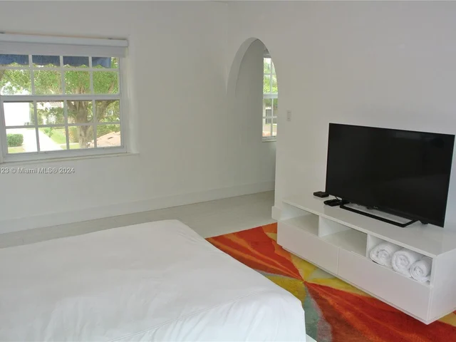 5835 La Gorce Dr, Miami Beach FL 33140