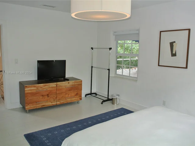 5835 La Gorce Dr, Miami Beach FL 33140