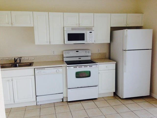 2204 Oakmont Dr # 0, Riviera Beach FL 33404