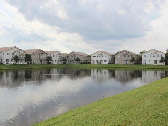 2204 Oakmont Dr # 0, Riviera Beach FL 33404