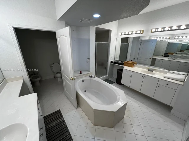 10710 NW 66th St # 505, Doral FL 33178