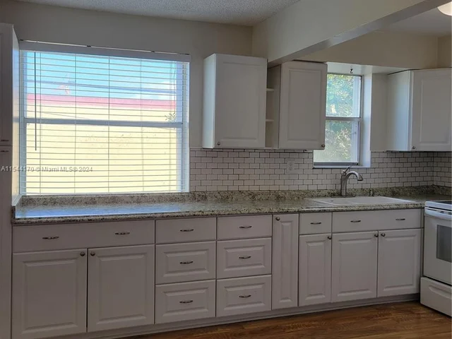 2200 Taylor St # 205, Hollywood FL 33020