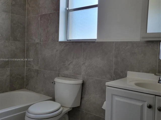 2200 Taylor St # 205, Hollywood FL 33020