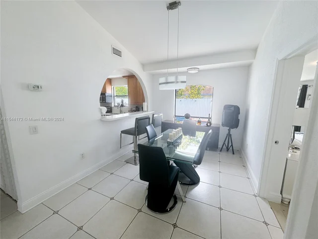 20927 SW 124th Ave Rd, Miami FL 33177