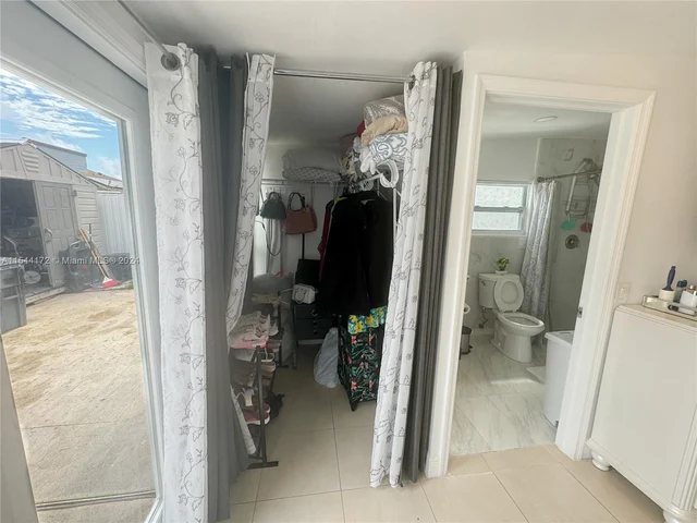 20927 SW 124th Ave Rd, Miami FL 33177